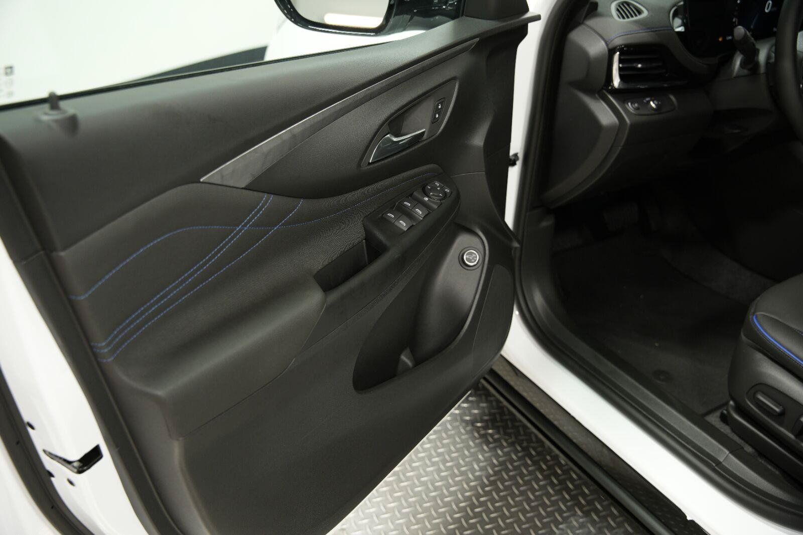 New 2026 Buick Envista Sport Touring w/ Convenience I Package FWD image 33
