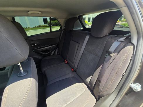 Used 2020 Chevrolet Trax LS w/ Tint and Cruise Package AWD/4WD image 25