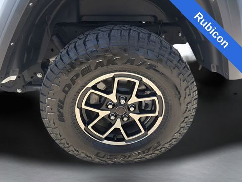 Used 2024 Jeep Gladiator Rubicon w/ Technology Group AWD/4WD image 33