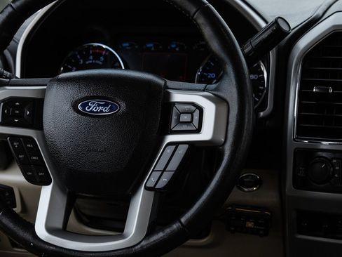 Used 2019 Ford F250 Lariat w/ Lariat Ultimate Package AWD/4WD image 18