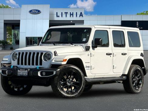 Used 2022 Jeep Wrangler Unlimited Sahara AWD/4WD image 1