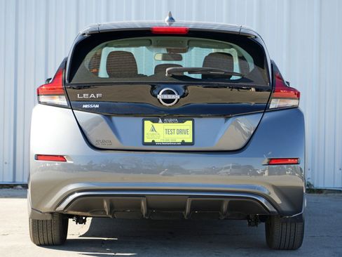 Used 2025 Nissan Leaf S image 10