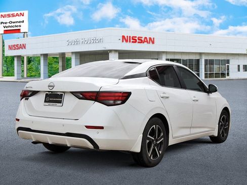 Certified 2025 Nissan Sentra SV FWD image 4