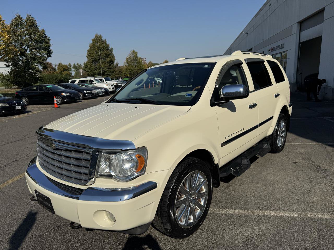 Used 2009 Chrysler Aspen Limited AWD/4WD image 28