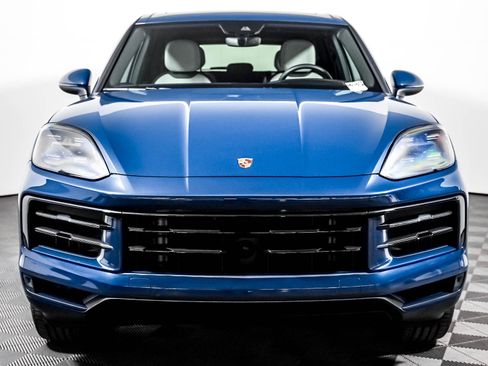 Certified 2024 Porsche Cayenne AWD/4WD image 6