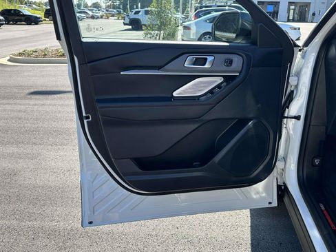 Used 2025 Ford Explorer ST w/ Sun And Sound Package AWD/4WD image 5