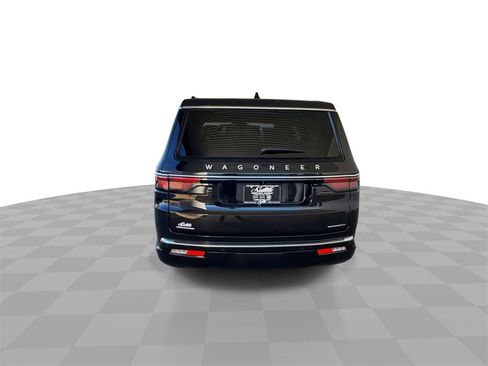 Used 2023 Jeep Wagoneer L Series III w/ Preferred Equipment Group image 7