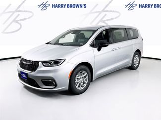 New 2026 Chrysler Pacifica Select video 1