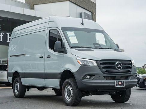 Used 2025 Mercedes-Benz Sprinter 2500 image 1