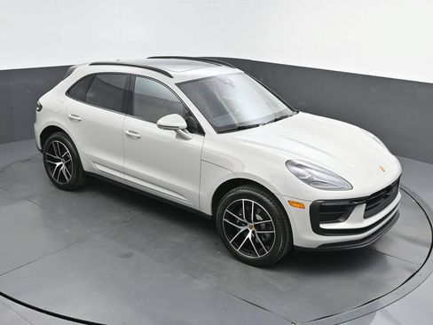 New 2026 Porsche Macan AWD/4WD image 34