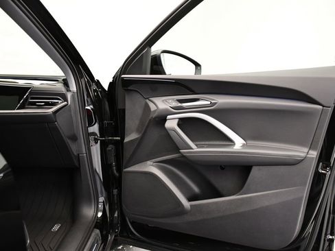 Used 2025 Audi Q5 Premium w/ Convenience Package image 44