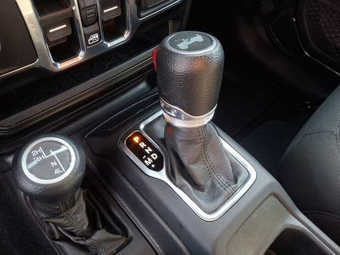 Used 2021 Jeep Wrangler Unlimited Sport AWD/4WD image 14