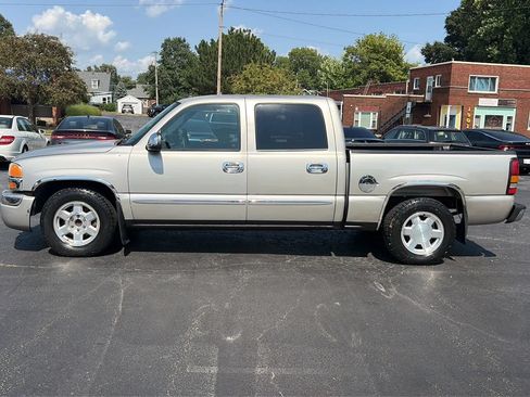 Used 2005 GMC Sierra 1500 SLE w/ Safe And Sound Package RWD image 8