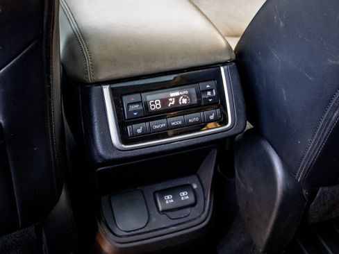 Used 2021 Subaru Ascent Limited w/ Technology Package AWD/4WD image 27