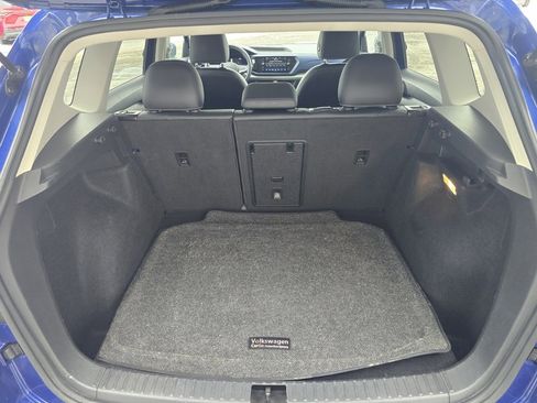 Used 2022 Volkswagen Taos SE w/ Panoramic Sunroof Package image 36