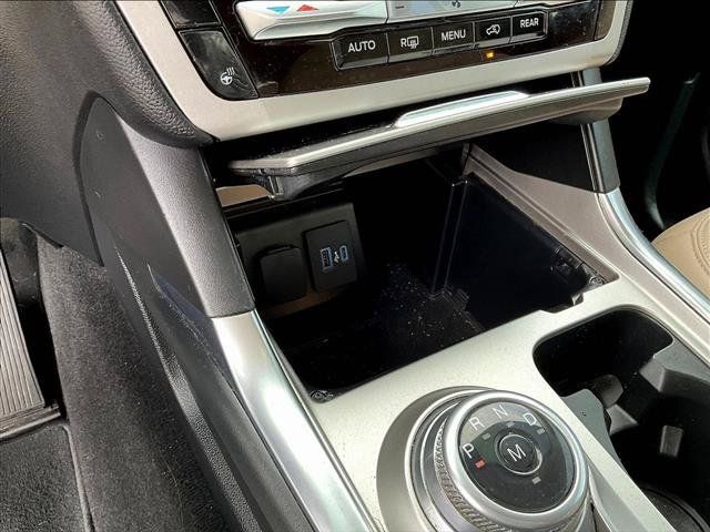 Used 2020 Ford Explorer XLT w/ Equipment Group 202A AWD/4WD image 22