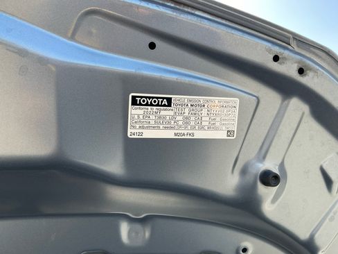 Used 2022 Toyota Corolla SE w/ Carpet Mat Package (TMS) FWD image 24