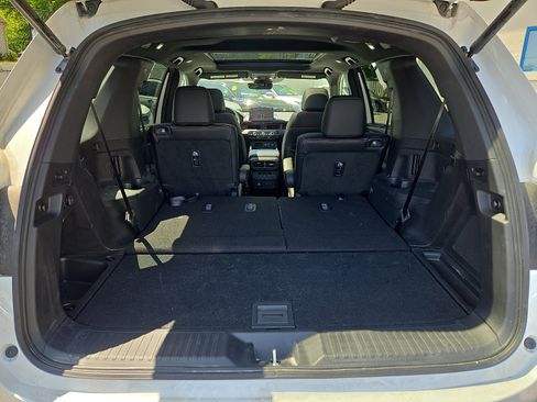 Used 2025 Honda Pilot TrailSport image 29