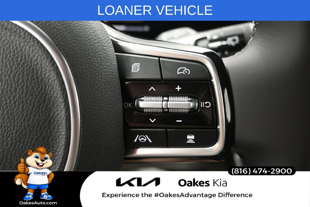 Used 2026 Kia Carnival EX FWD image 25