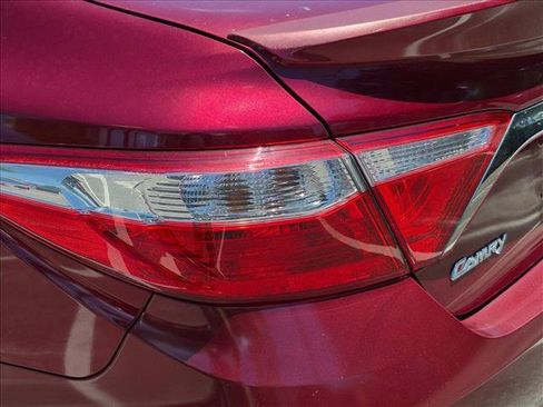 Used 2016 Toyota Camry SE FWD image 12
