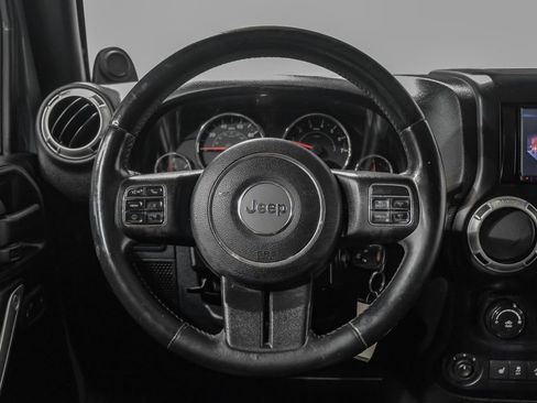 Used 2014 Jeep Wrangler Unlimited Rubicon w/ Connectivity Group image 15