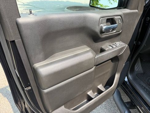Used 2020 Chevrolet Silverado 1500 Custom Trail Boss w/ Custom Convenience Package AWD/4WD image 13