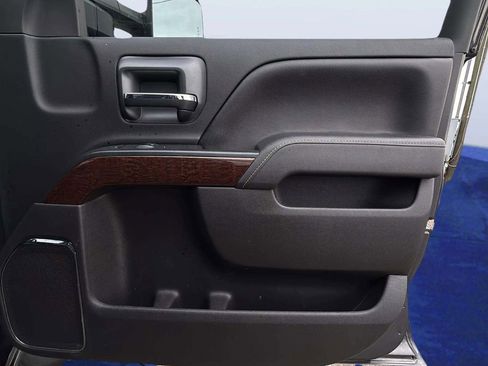 Used 2015 GMC Sierra 2500 SLT w/ Suspension Package, Off-Road image 12