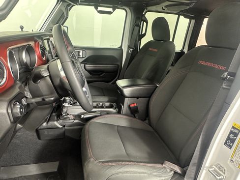 Used 2023 Jeep Wrangler Unlimited Rubicon AWD/4WD image 12