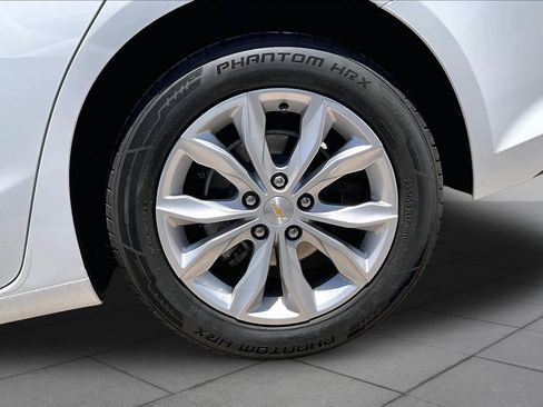 Used 2024 Chevrolet Malibu LT FWD image 11