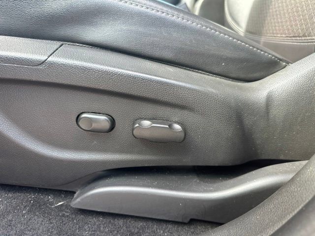Used 2019 Buick Encore Preferred AWD/4WD image 12