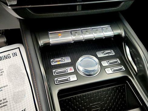 Used 2024 Lincoln Nautilus Premier w/ Equipment Group 102A AWD/4WD image 17