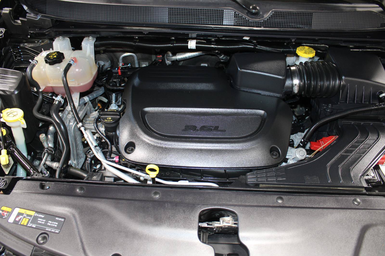Used 2023 Chrysler Pacifica Touring-L FWD image 33