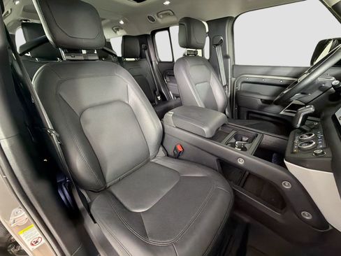 Certified 2023 Land Rover Defender 130 SE image 32