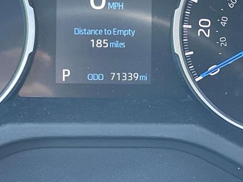 Used 2021 Toyota RAV4 XLE Premium image 40