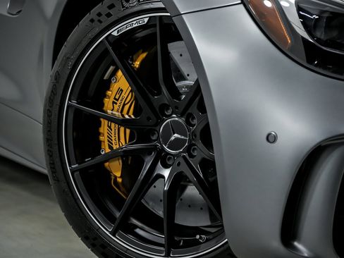 Used 2018 Mercedes-Benz AMG GT R image 4