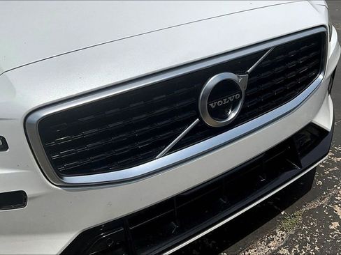 Used 2019 Volvo S60 T6 R-Design AWD/4WD image 32