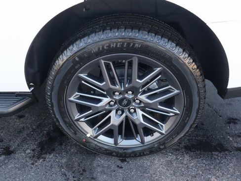 New 2026 Ford Expedition Platinum w/ Stealth Appearance Package image 22