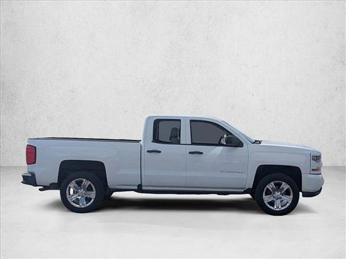 Used 2018 Chevrolet Silverado 1500 Custom w/ Custom Convenience Package RWD image 4