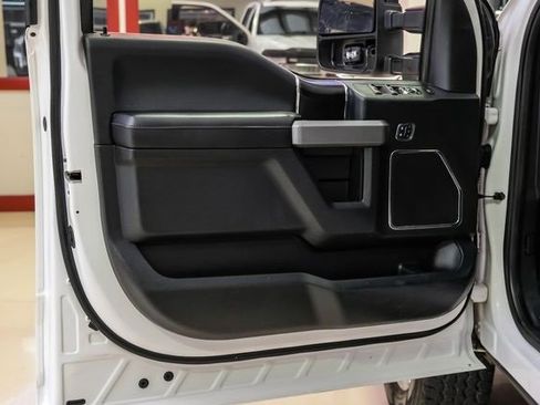 Used 2018 Ford F250 Platinum w/ Platinum Ultimate Package image 35