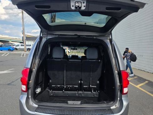 Used 2017 Dodge Grand Caravan GT FWD image 9