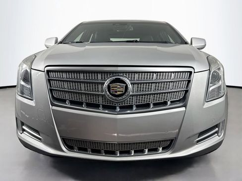 Used 2013 Cadillac XTS Platinum image 2