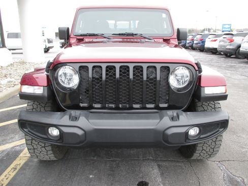 Used 2021 Jeep Gladiator Willys image 8