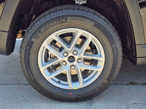 New 2026 Jeep Grand Cherokee Laredo RWD image 9