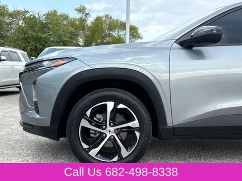 Used 2025 Chevrolet Trax RS w/ Driver Confidence Package FWD image 5