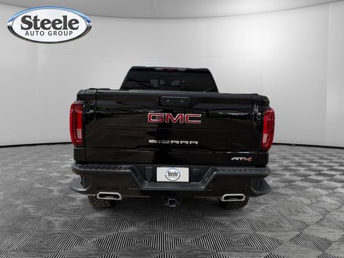 Used 2025 GMC Sierra 1500 AT4 w/ AT4 Premium Package AWD/4WD image 4