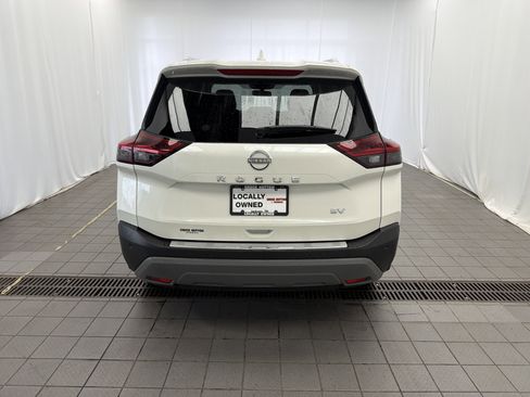 Used 2023 Nissan Rogue SV w/ SV Premium B Package FWD image 4