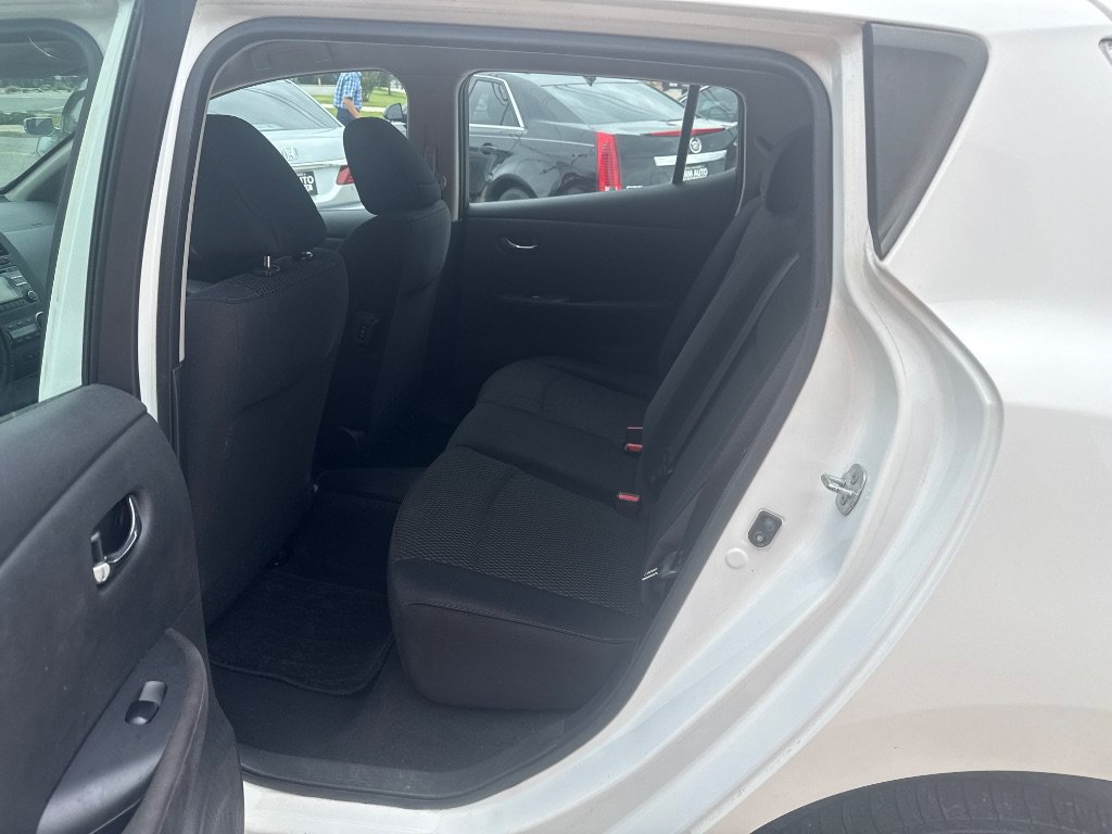 Used 2015 Nissan Leaf S w/ Charge Package FWD image 12