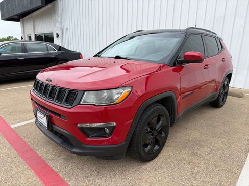 Used 2021 Jeep Compass Latitude w/ Sun and Sound Group FWD image 1