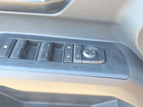 Used 2025 Toyota Tacoma SR5 RWD image 19