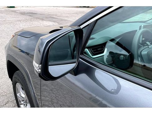 Used 2025 Toyota RAV4 XLE FWD image 33